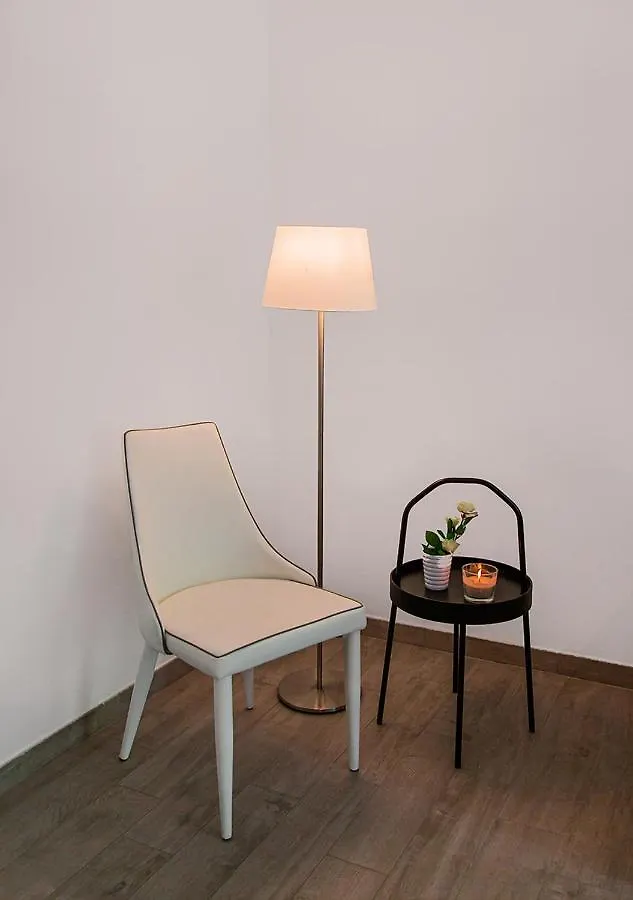Le Logge 1: Cozy Studio Near Piazza Umberto I, La Maddalena Apartment La Maddalena (Sassari)