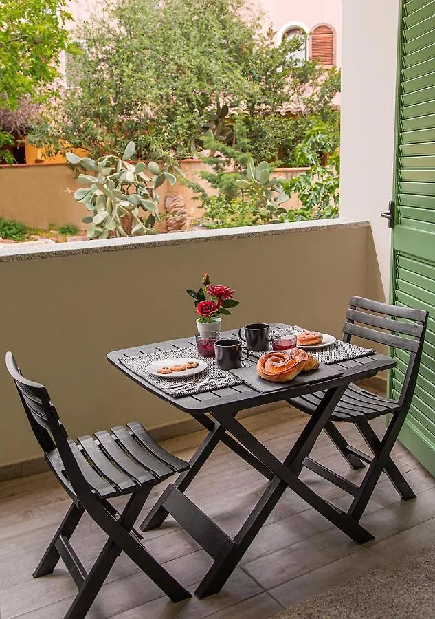 Le Logge 1: Cozy Studio Near Piazza Umberto I, La Maddalena La Maddalena (Sassari)